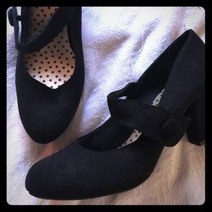 American Eagle Mary-Jane Pumps